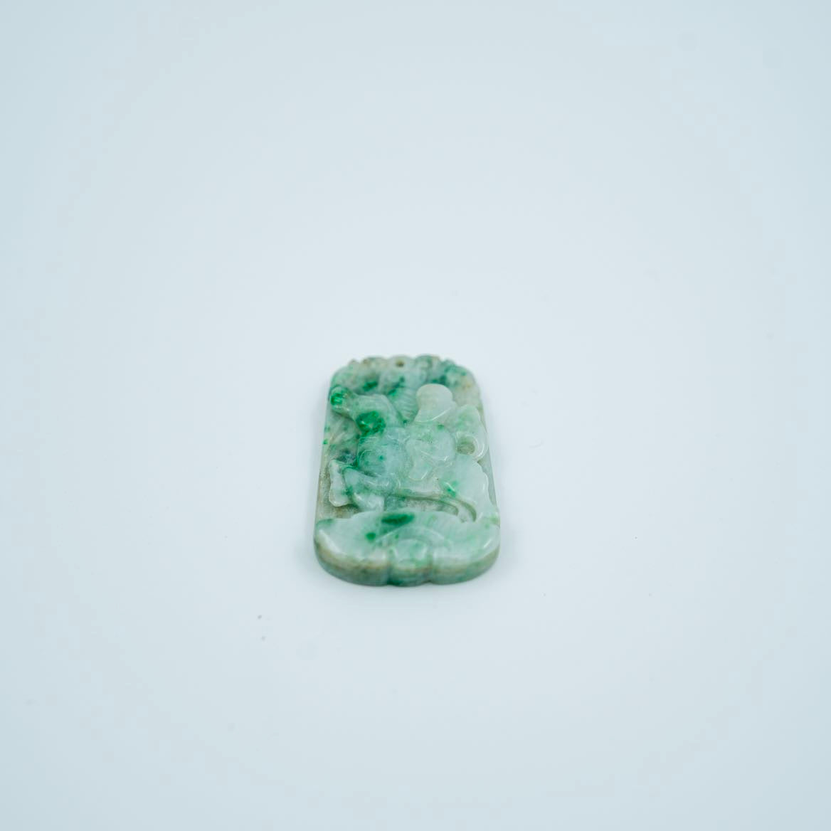 Jade pendant: Handmade, elegantly unique, high-end fashion, granting you exceptional allure