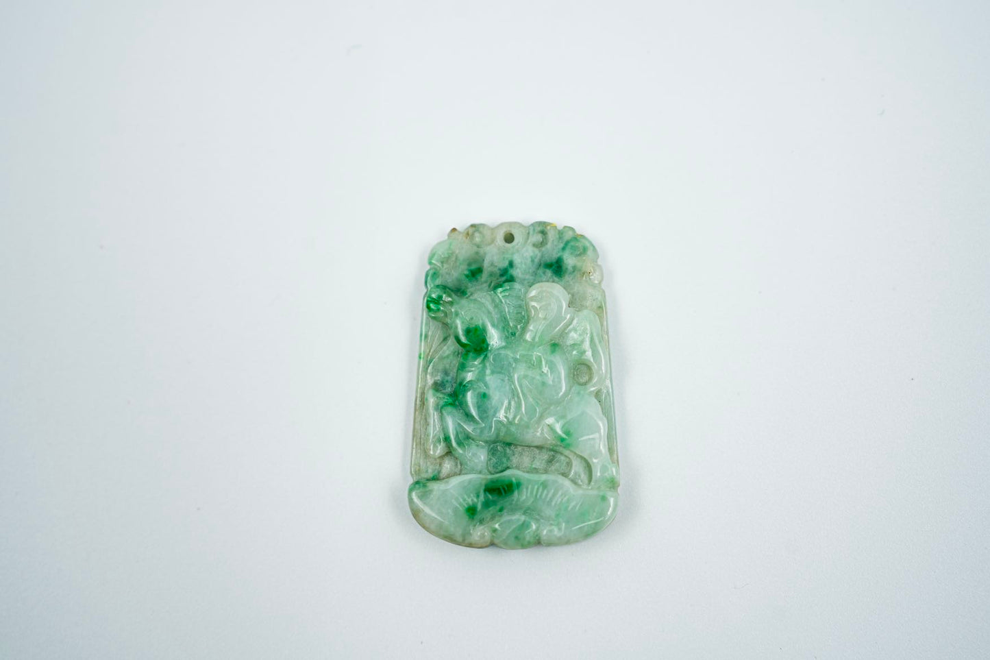 Jade pendant: Handmade, elegantly unique, high-end fashion, granting you exceptional allure