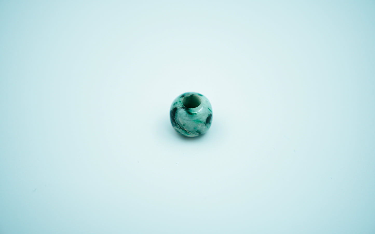 Splendid jade and pearl accessory: Handmade, elegantly unique, high-end fashion, granting you exceptional allure